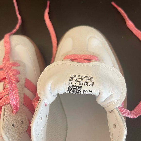 NEW Adidas Samba Sneakers - Picture 6 of 12